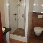 Okragle & Safari Guest house