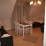 Guest house Okragle & Safari 4*