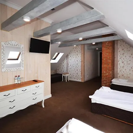 Guest house Okragle & Safari 4*